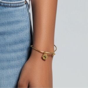 African Artisan Elegant Gold bangle Bracelet